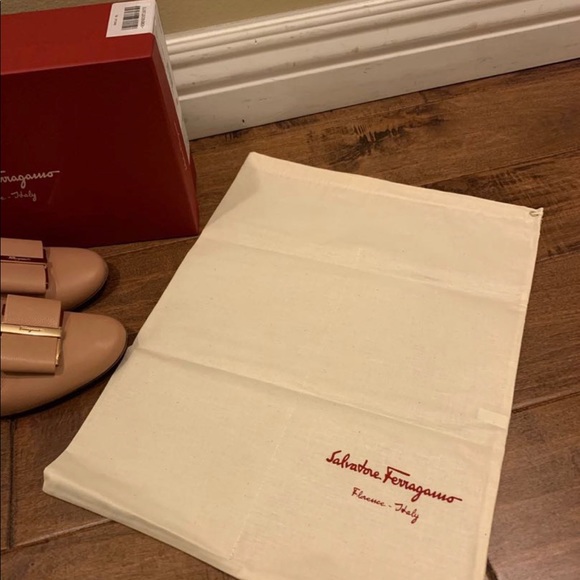 Ferragamo Sarno Flats Size 7 - Picture 6 of 6